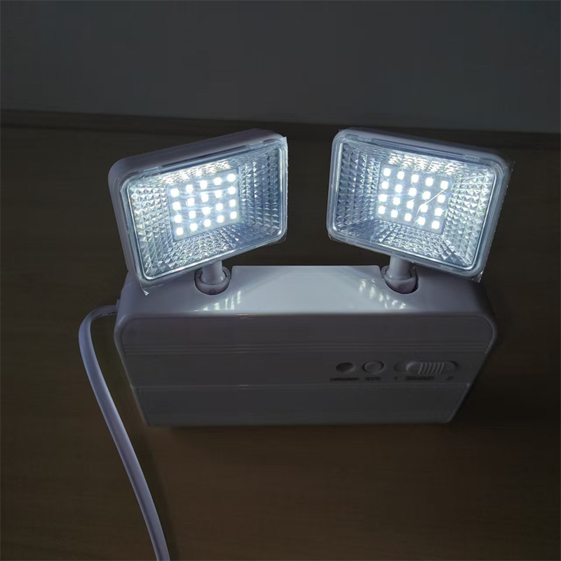 360 °   Drehbarer Lampenkopf N – Power Outage Light Bewertung und Preis